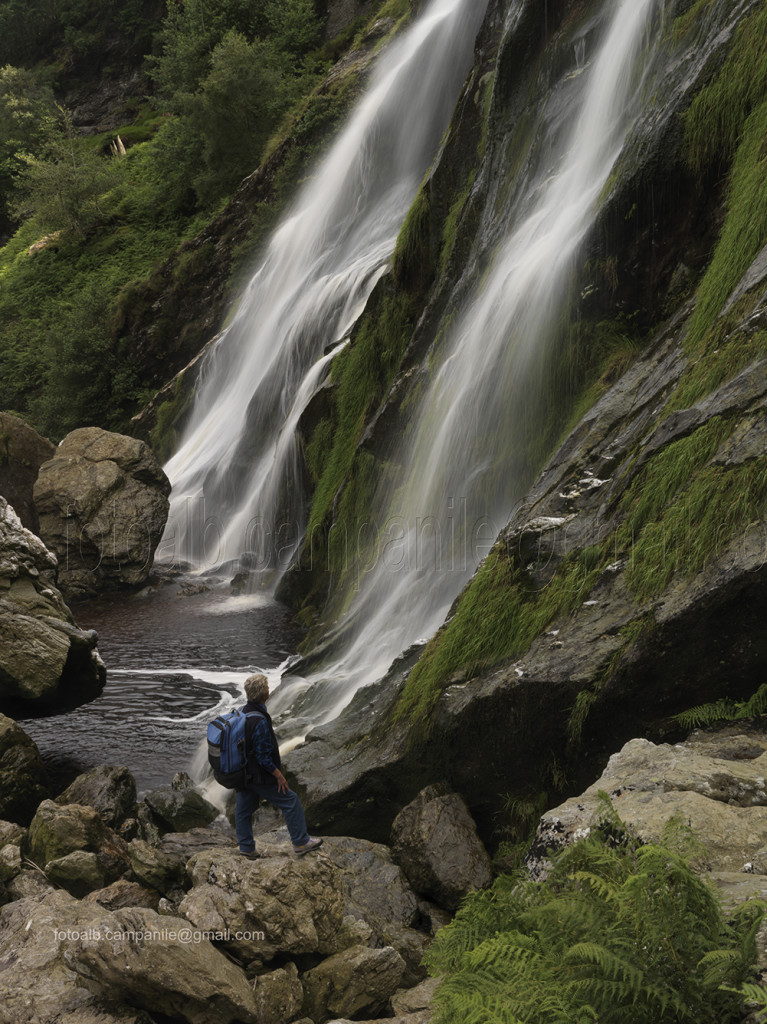 Irlanda 510 Enniskerry, Powerscourt, la cascata 0000