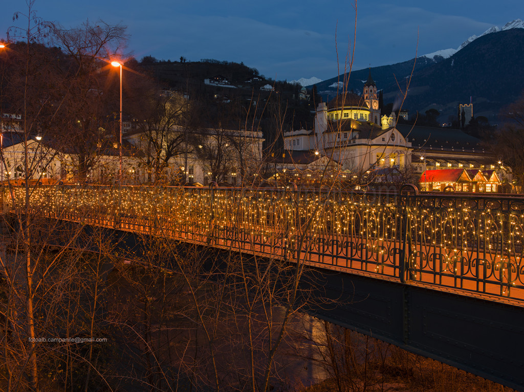 Merano 088 Merano mercatino di Natale sul Lungo Passirio