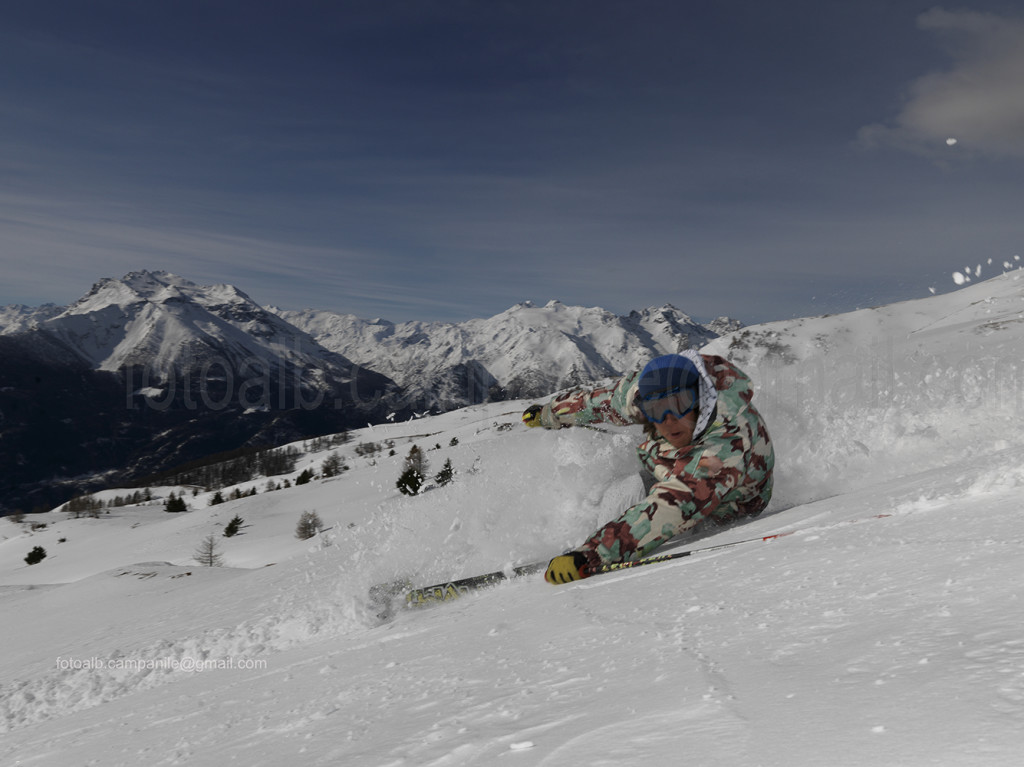 33 Valle Aosta Vetan 732 C discesa da Punta Leysser