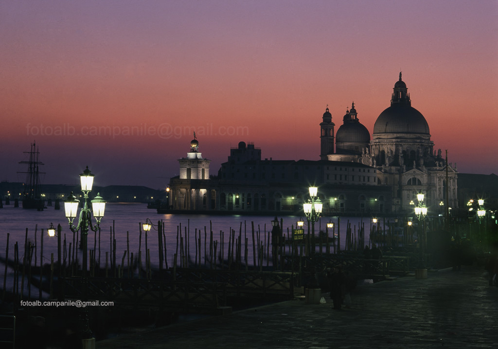 Sestiere Dorsoduro VEPS 007 Venezia Vista verso Basilica della Salute