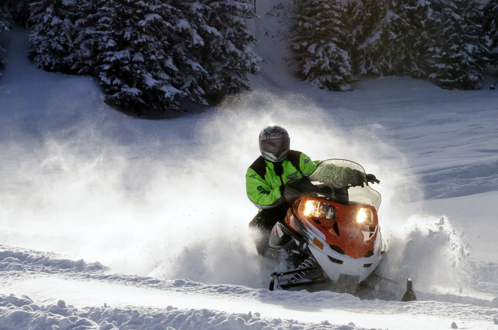 Snowmobiling00245 south dakota