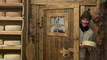 La Bottega di Sappada, Sappada, Veneto, Italia, Italy, Europe Alberto Campanile Hasselblad H3D  2014-01-14 17:54:00 Alberto Campanile f/5.6 1/10sec ISO-200 65mm