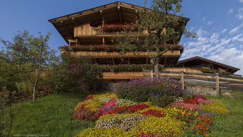 Traditional house, Alpbach, Alpbach Valley,  Austria, Tyrol, Europe Alberto Campanile Hasselblad H3D  2012-09-28 18:07:07 Alberto Campanile f/11 1/20sec ISO-50 28mm