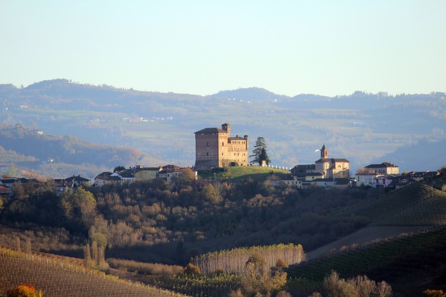 langhe-2913900_640