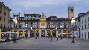Loggia Square, Brescia, Lombardy, Italy, Europe Alberto Campanile Hasselblad H6D  2017-05-25 20:04:40 Alberto Campanile f/11 1.3sec ISO-64 60mm