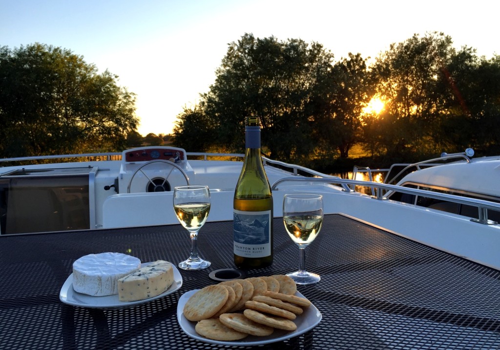 05-LeBoat_aperitivo_a_bordo