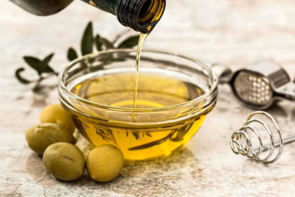 olive-oil-g913edd7b2_1920 (2)