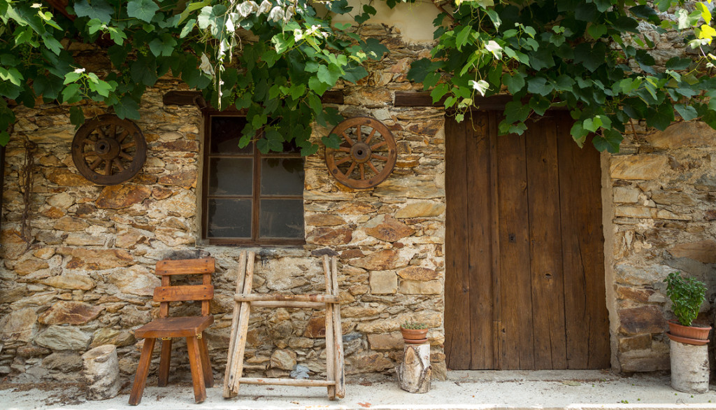 Viola borgata castello frazione castagne casa