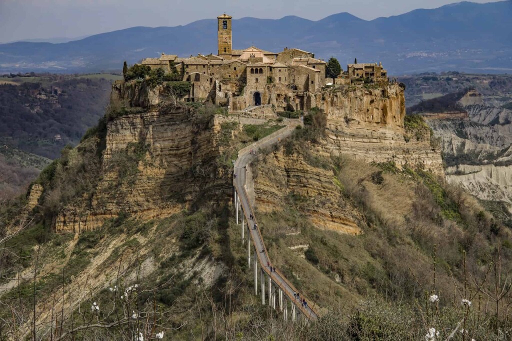 civita-di-bagnoregio-ga158b23bd_1920