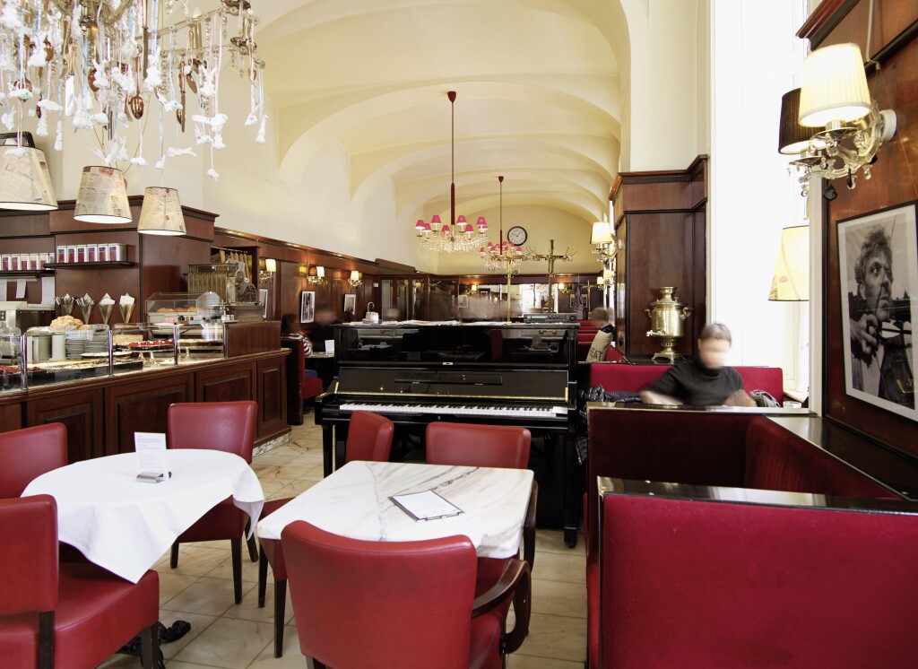 Gli ambienti ariosi del Café Landtman, Vienna Turismo, ph. C. Stemper