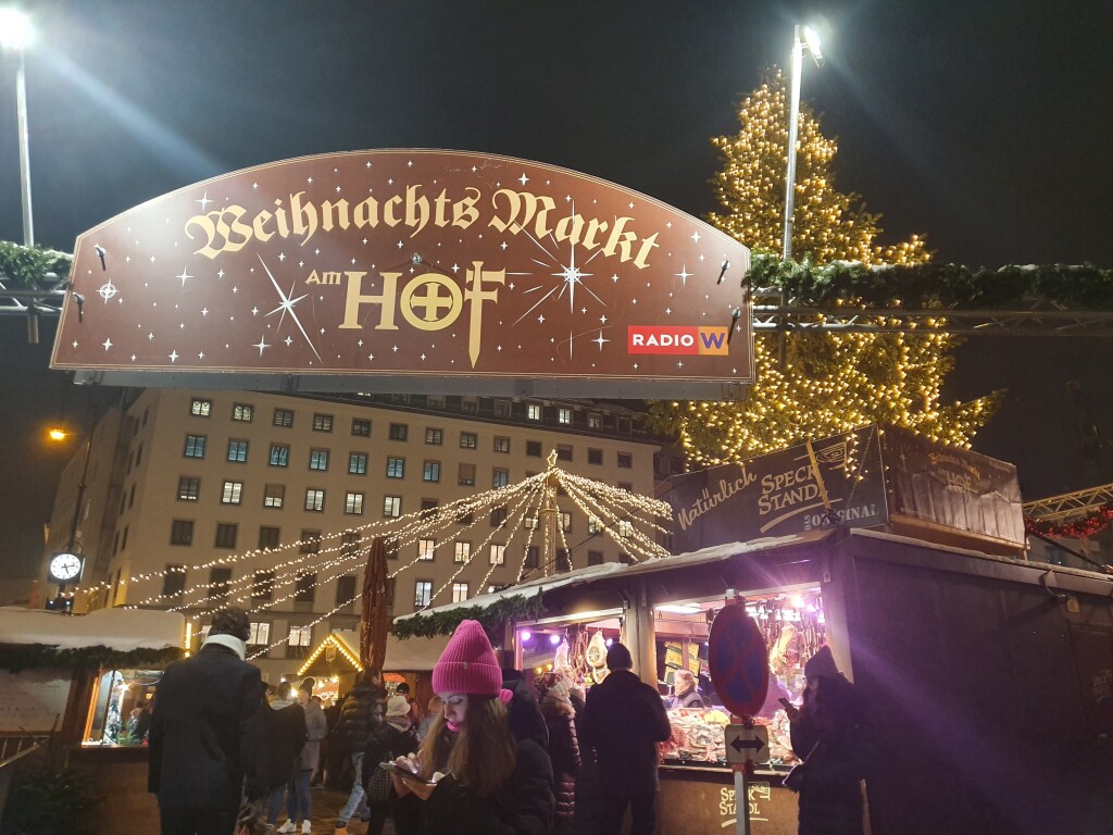 Mercatino sulla piazza Am Hof, ph. Maurizia Ghisoni