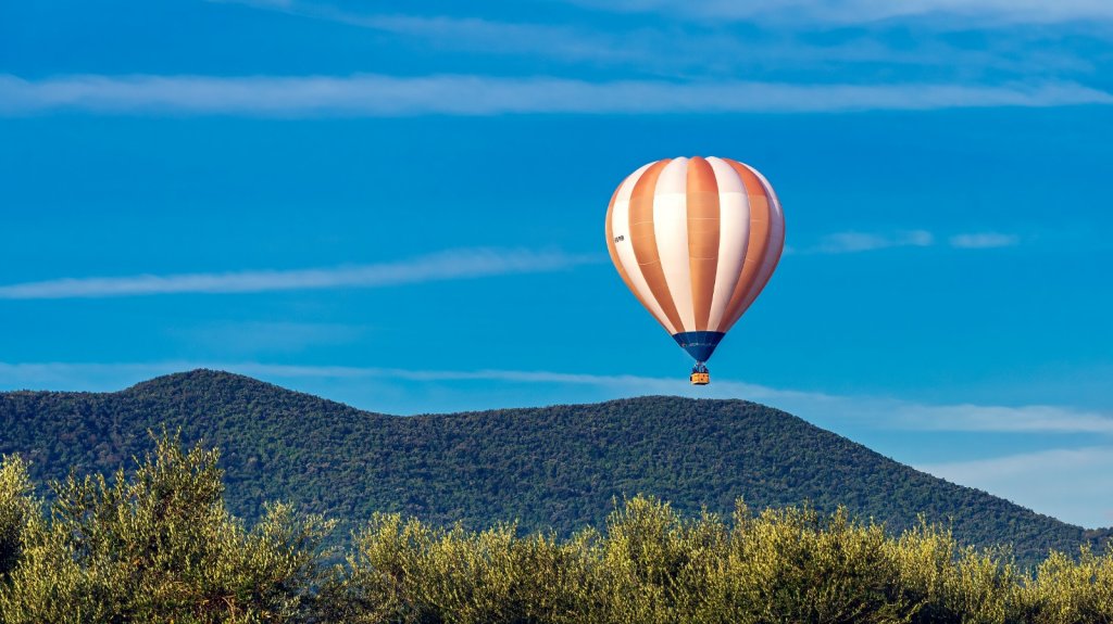 Volo libero nei cieli della Campania credits Volare sull'Arte